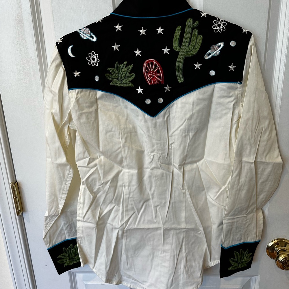 Western Embroidered Shirt with Cactus and Star Design.
NWT - Picture 2 of 5